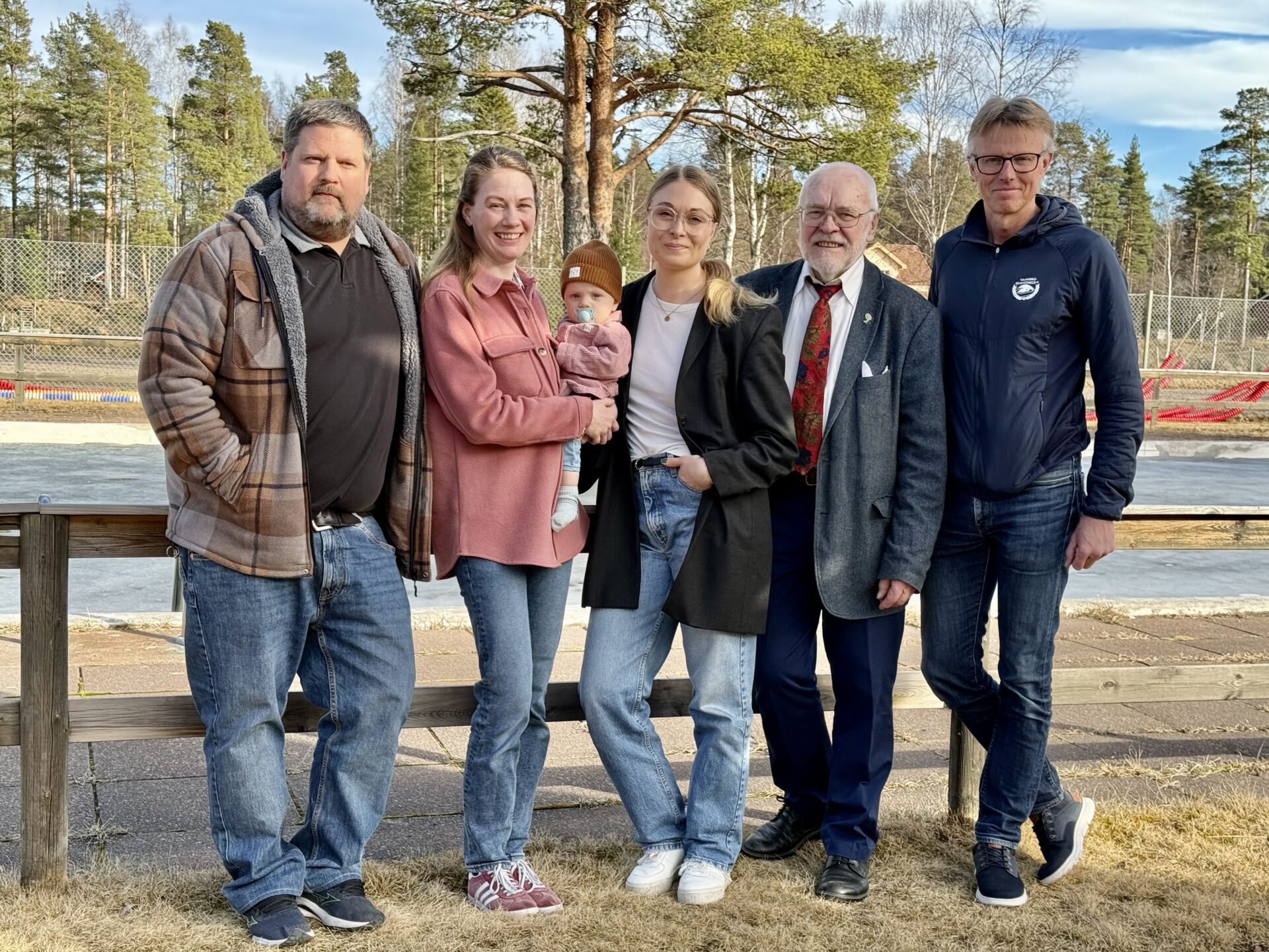 En föräldragrupp och stöd från Brödralogen Odd Fellow är en del av lösningen för fortsatt verksamhet vid Plasket i Vansbro.