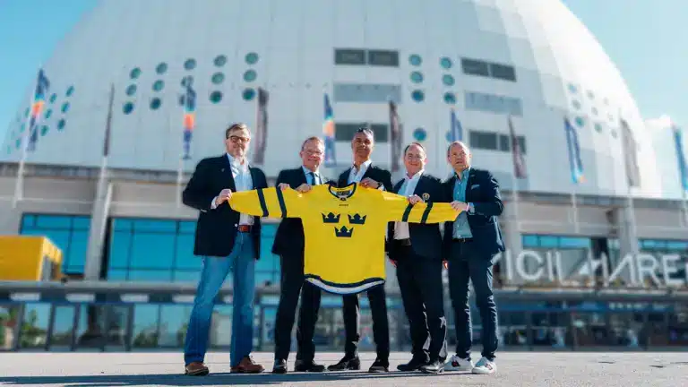 Svenska Ishockeyförbundet och CCM Hockey förlänger partnerskapet. FOTO: Svenska Ishockeyförbundet
